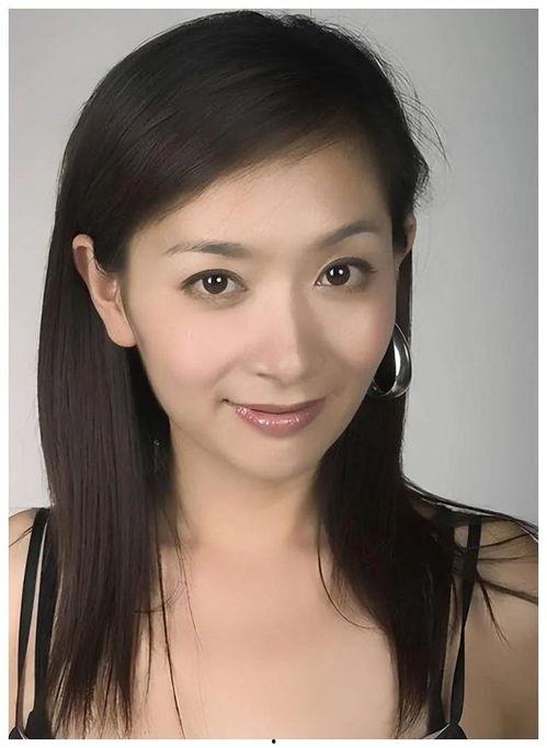 王芳什么背景,从基层奋斗者到行业领军者的蜕变之路